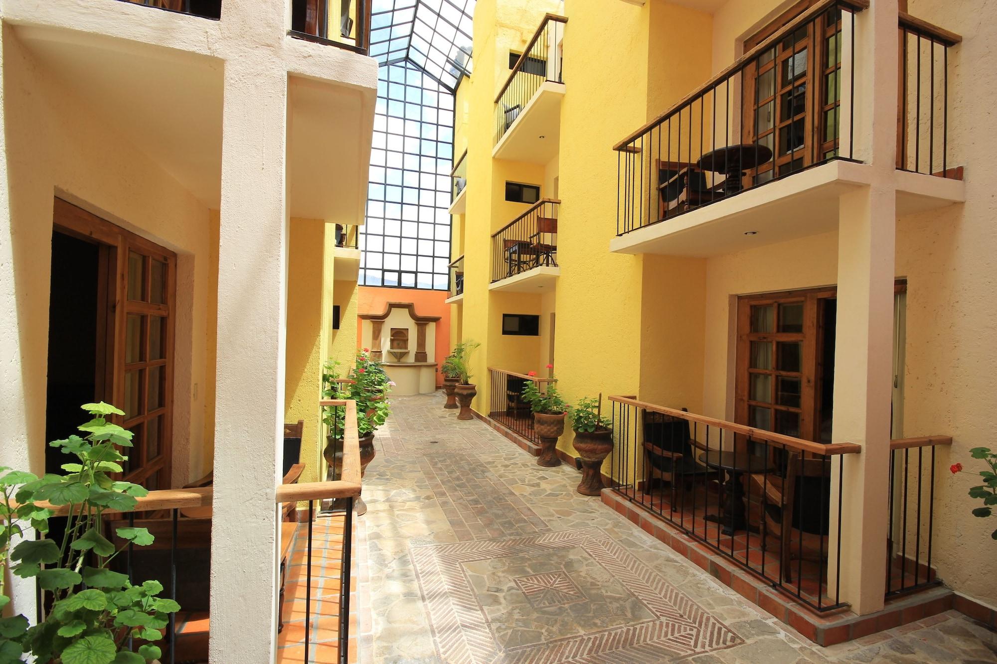 Hotel Diego De Mazariegos San Cristóbal de Las Casas Екстериор снимка